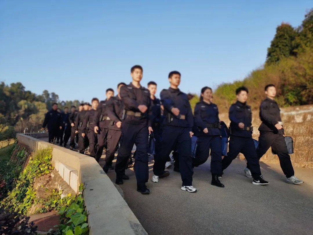 云南警官学院学生图片