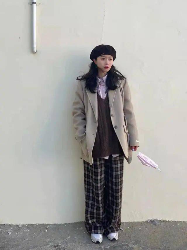 今冬流行短上衣下装穿搭洋气吸睛又显高时髦精们都在穿