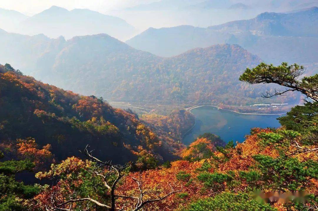 中國國家地質公園石柱林紅石峽一線天河南關山國家地質公園