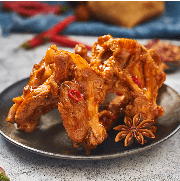 甜辣鸭锁骨忍不住想倒上一杯小酒,一口鸭脖一口酒,慢慢悠悠地度过这