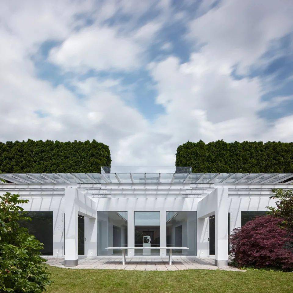 纯白艺术空间miroslavkubík画廊michalmoty00ka