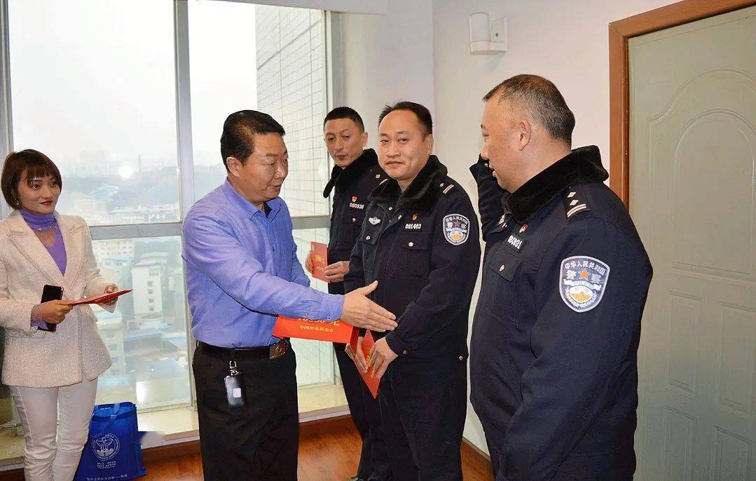 中国禁毒基金会慰问四川绵阳禁毒工作者_李达文