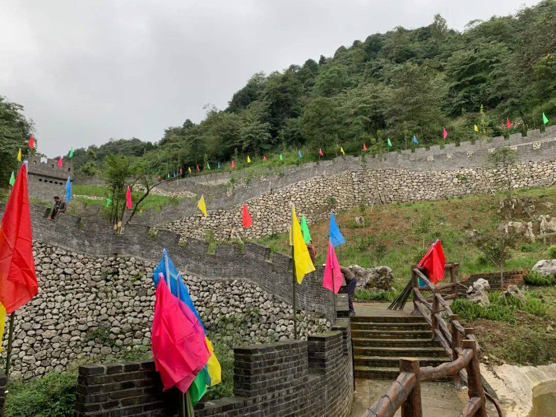 沙湾美女峰景区今天试营业,你们最关心的票价,游玩攻略来啦!_石林