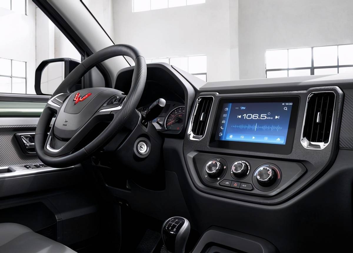 火过长城炮五菱皮卡内饰公布配大尺寸中控屏比suv还时尚