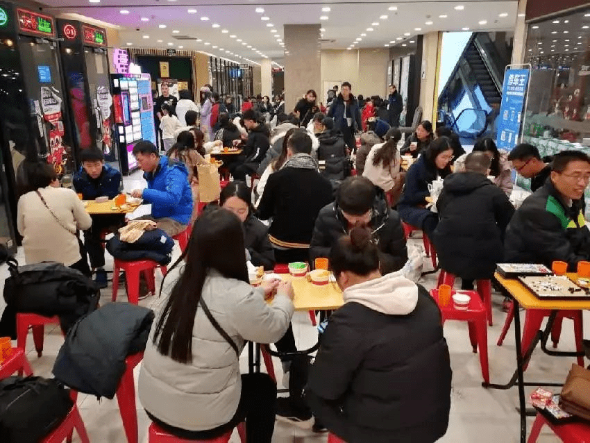 为什么顾客爱排队了解排队动机才能让你的餐厅门庭若市