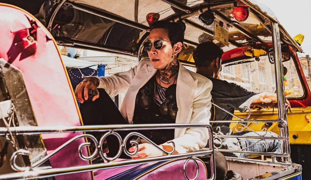 黄政民扮演沉默的冷面杀手.