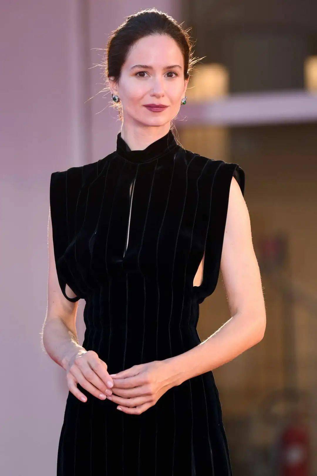 在总统就职典礼上大放光彩的prada女孩用一首诗为国家疗伤