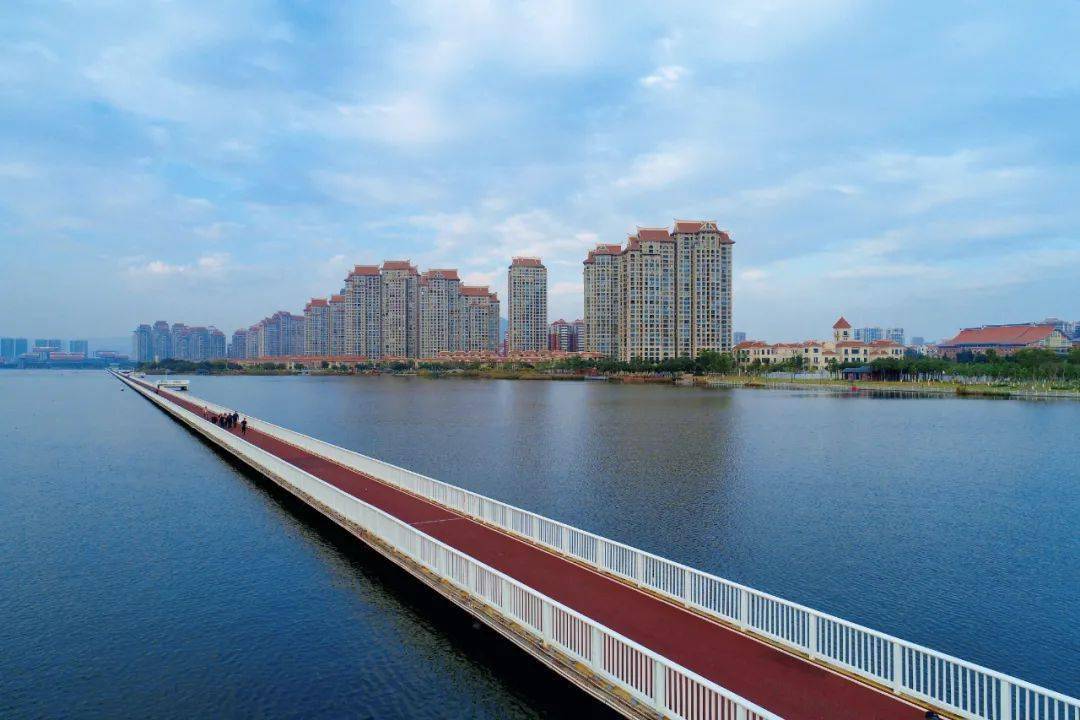 这条海上自行车道带你飞越星辰大海