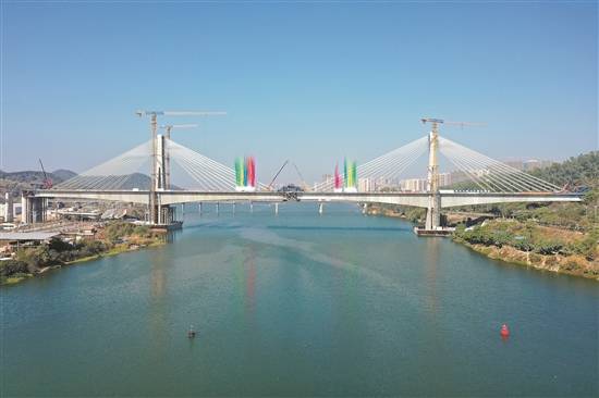 看,这是全球第一跨!