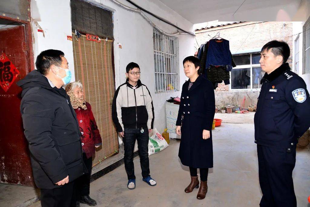 【动态】县政府副县长,公安局长栗英到南仁村开展帮扶送温暖 走访慰问