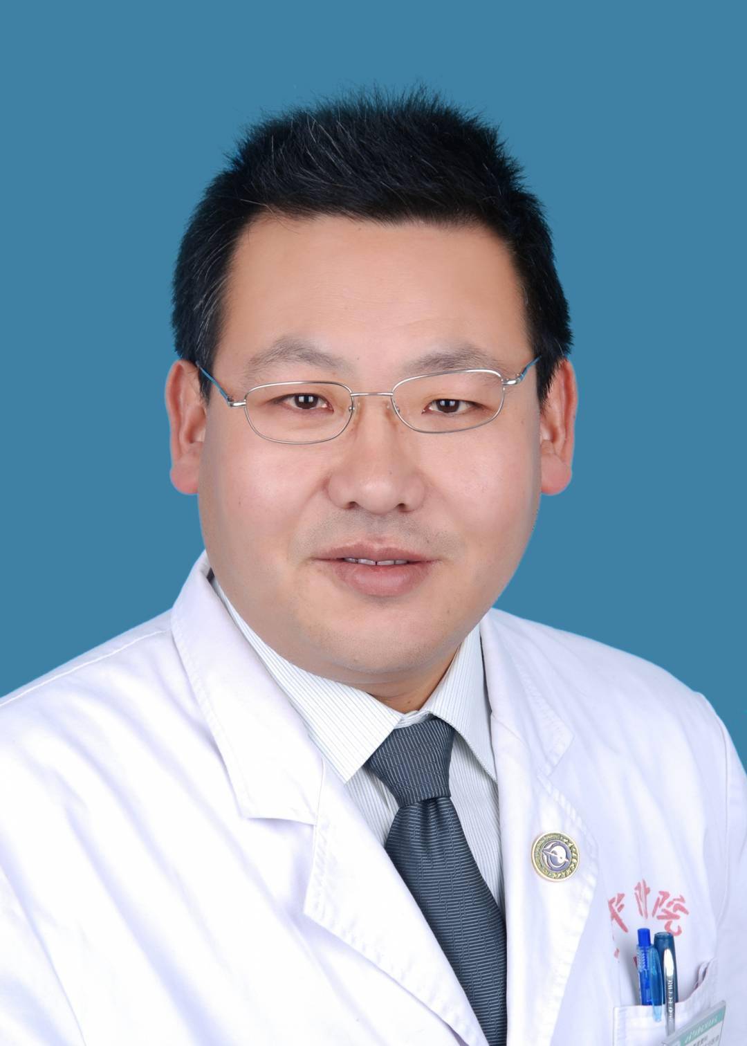 健康桥丨"低头族"春节远离手机保护颈椎_吴建民