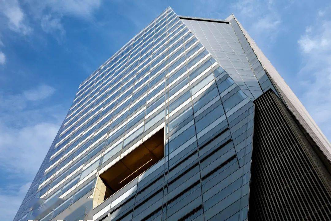 全玻璃幕墙办公大楼