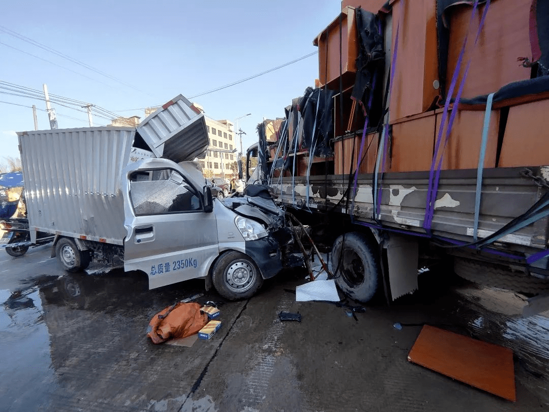 并调派里湖,赤岗专职消防队,前往现场协助处置.