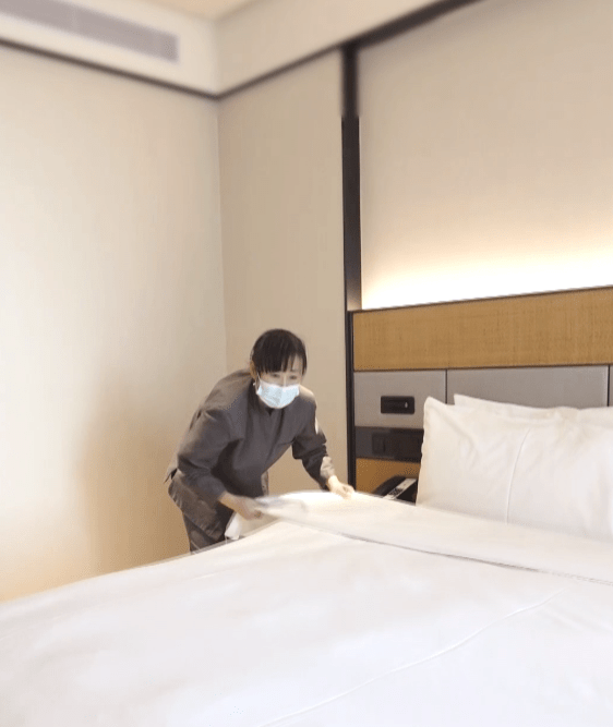 客房服务员光耀中心全季酒店陈艳艳