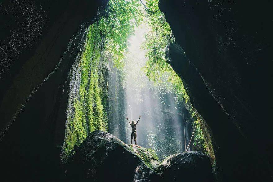 当你无从下手时,看看别人有关光影获奖的摄影作品吧