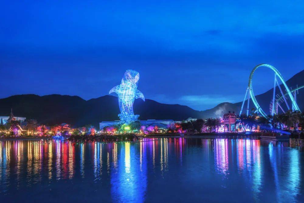 珠海,却可以看到香港市区的景色;在这里你可以体验出海捕鱼的渔家乐趣