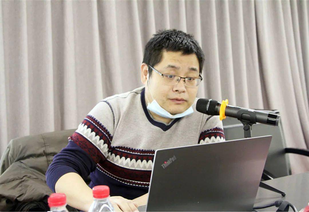 会上,何子琛科长对新规定和违法建设查处程序的变化做了介绍,并用通俗