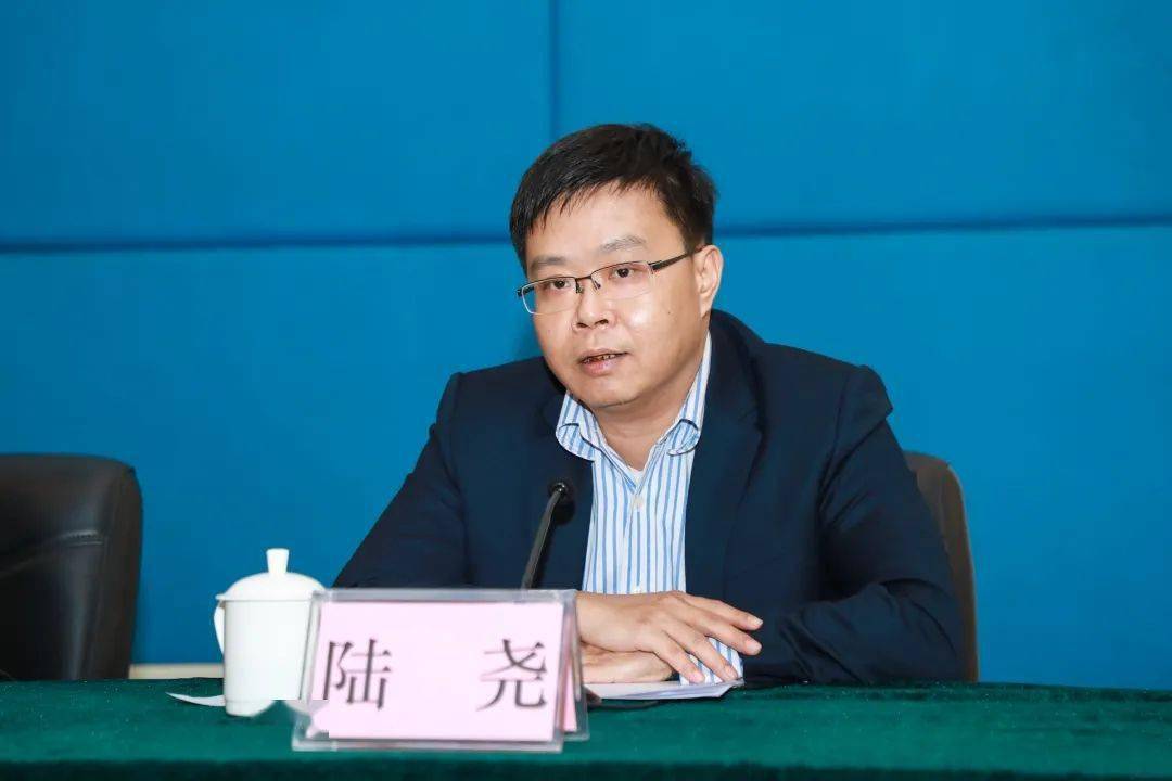 特色公园8个,鹤洲,城东等社区公园12个,健康步道30公里,林荫道22公里