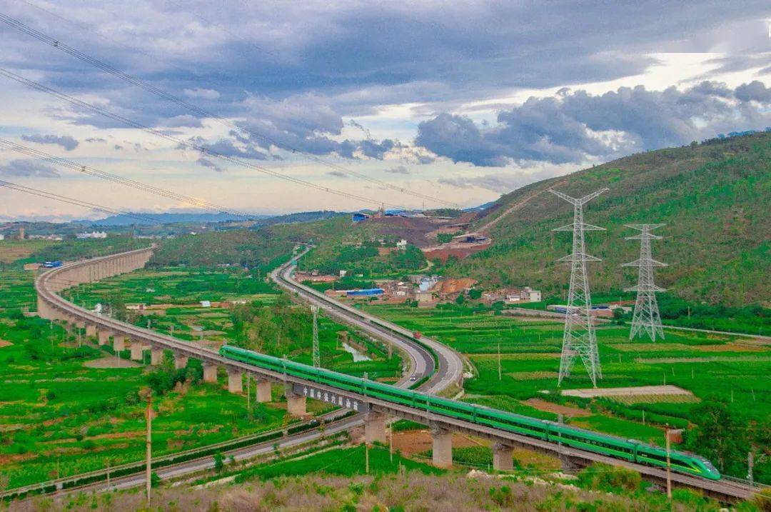 从"个旧火车站"到"个旧火车站"!_铁路