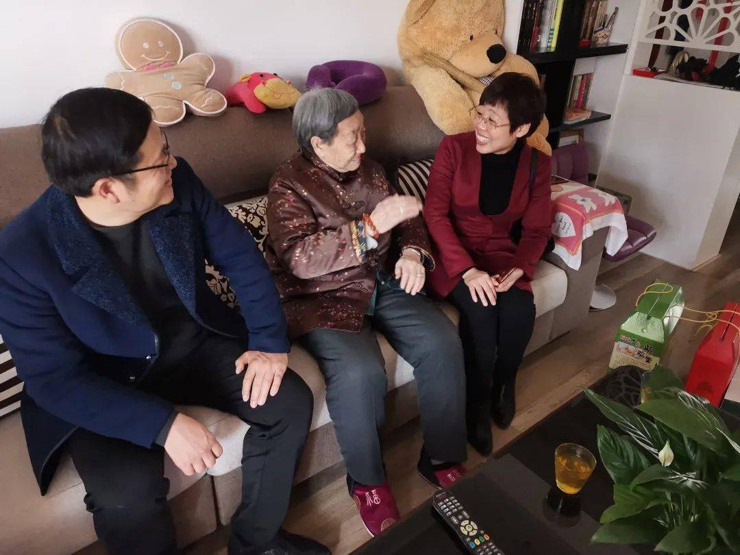 心系退休老干部 浓浓关怀暖人心