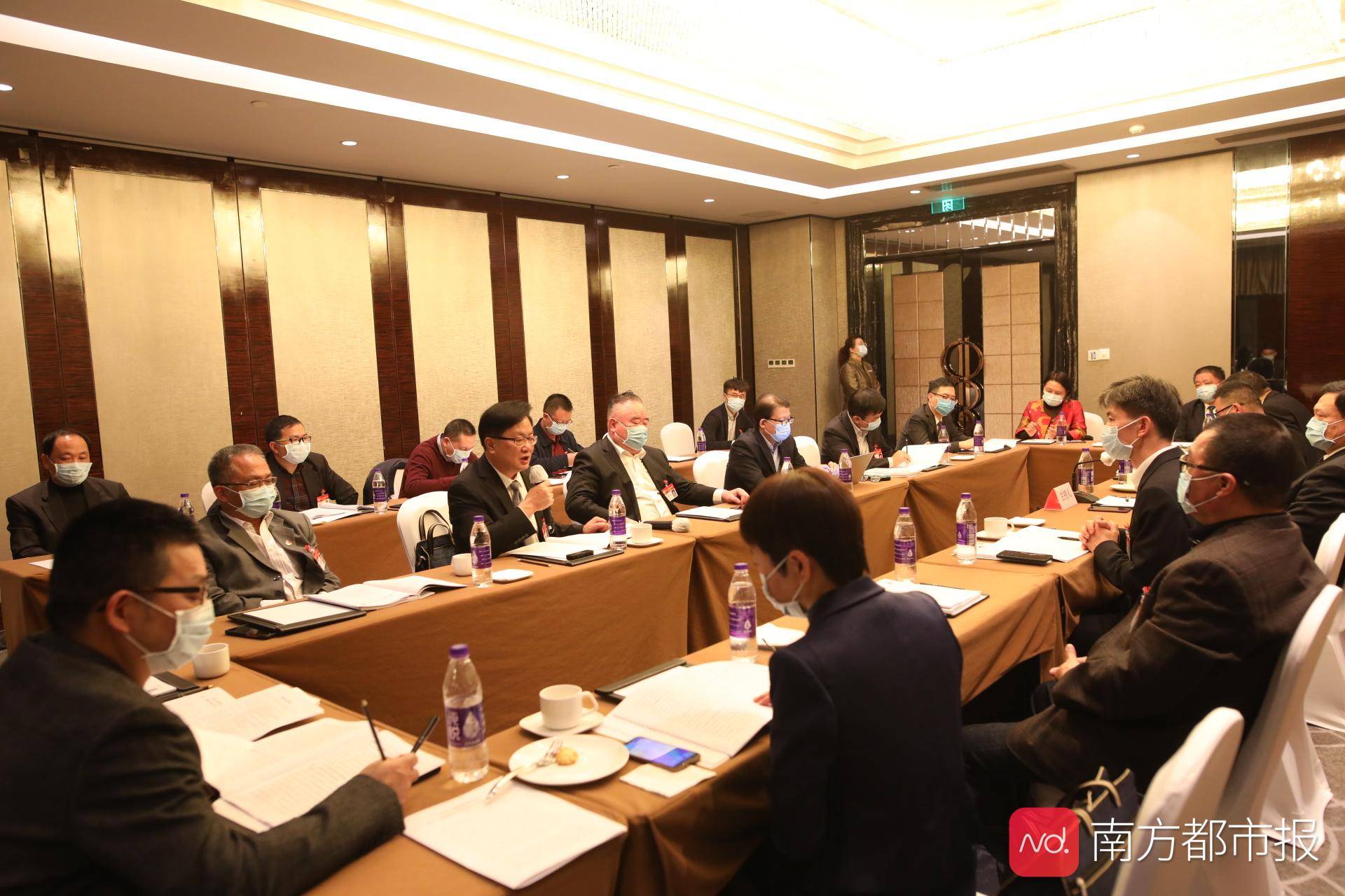 夏伟建议有进一步,成体系的规划出来,"在个性化养老服务建设方面,佛山