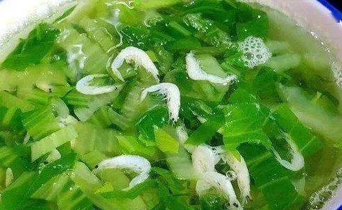 几乎所有的绿叶蔬菜都含有丰富的钙,小白菜也不例外,钙含量高达90毫克