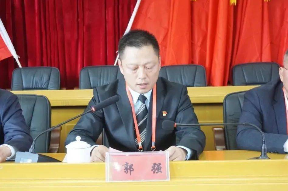 满票当选小池镇第十八届人民代表大会第八次会议圆满完成