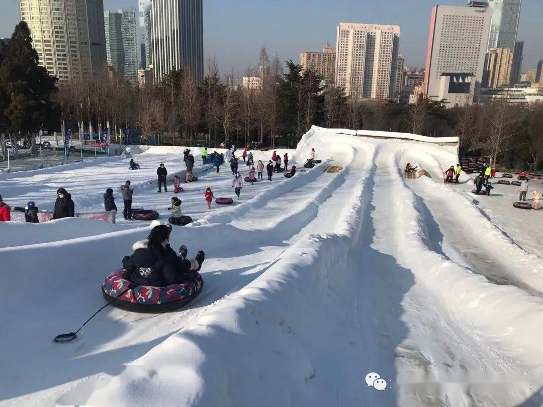 大连劳动公园冰雪世界图片