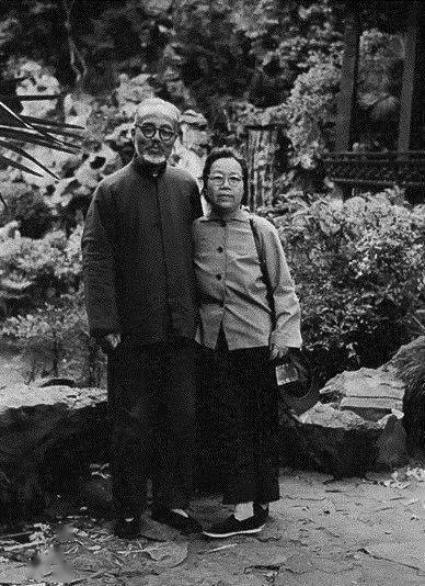 图为夏承焘与妻子.任平读博士时,拜入姜亮夫门下.