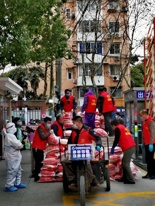 解除封闭管理,上海宝山临江新村的2984位居民:熟悉的生活回来了