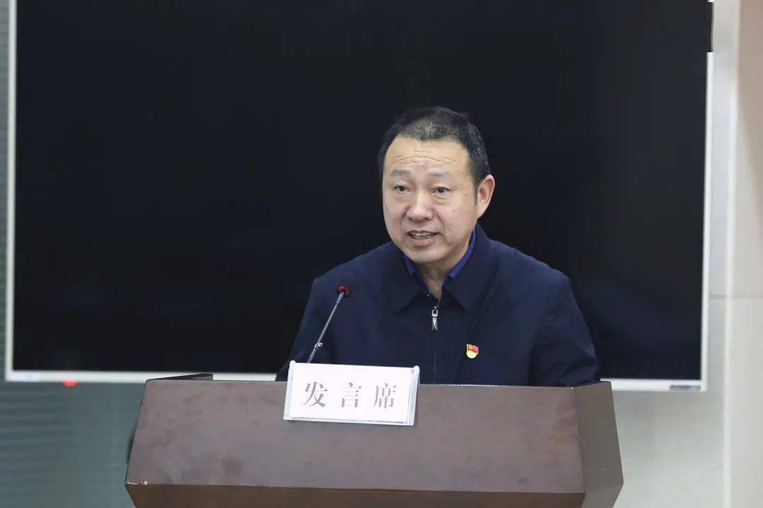 南阳市教育局党组书记,局长 张清范一,立足"高"字抓谋划,凸显"德育为