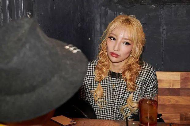 花光前夫一亿后离婚如今同时交往5人话题女王加藤纱里又来了