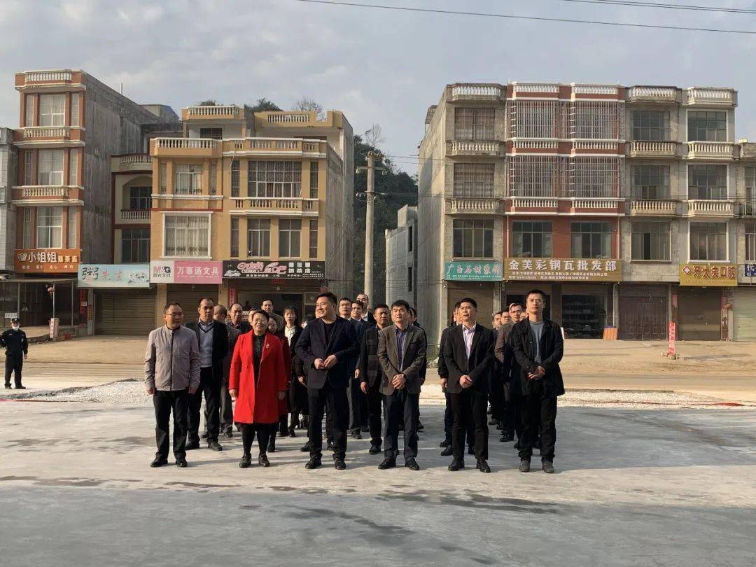 靖西二中北校区新校门落成揭牌新大门惊艳亮相