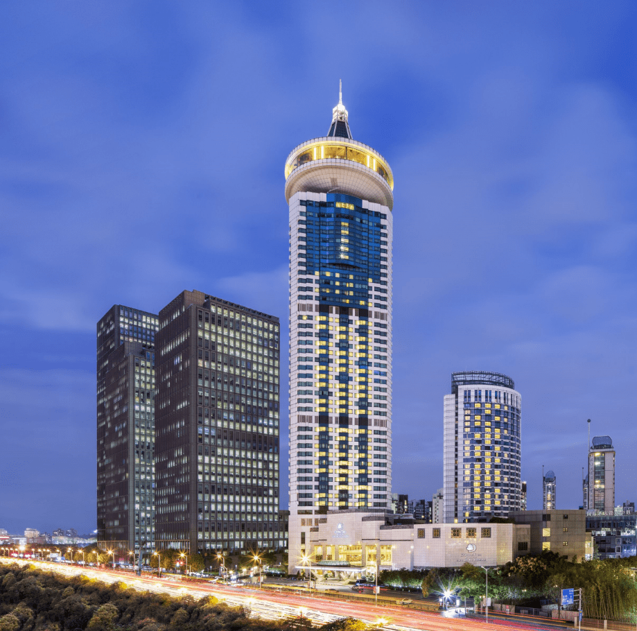 机场华美达酒店3588元/桌起预订电话:021-3849 4949上海浦东假日酒店