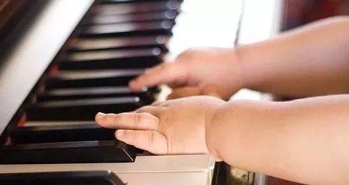 常见钢琴技术练习要点汇总,能解决练琴中90%的问题!_手指