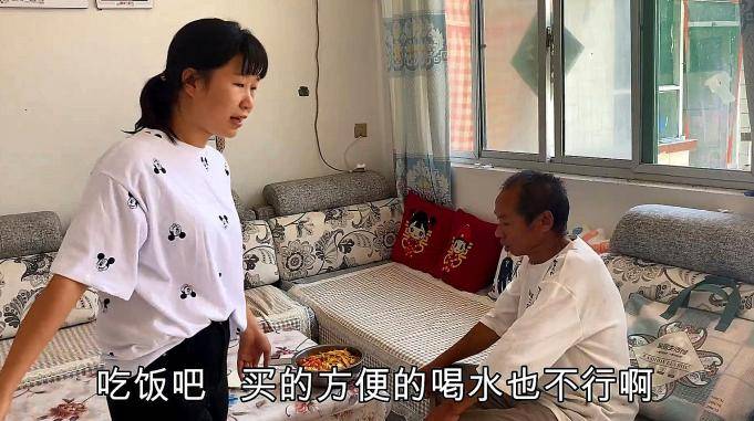 丹丹意外住院平平做好饭不忘给叔叔送去让鹏鹏没有后顾之忧
