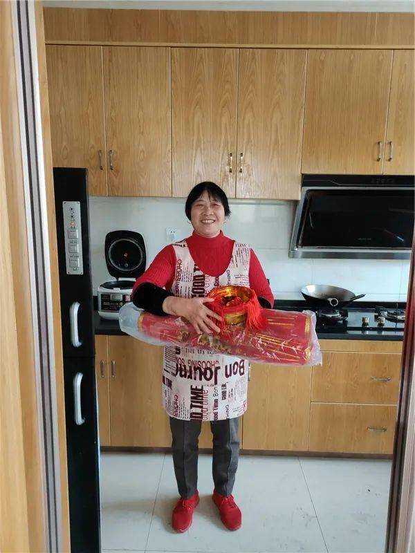 看图猜成语红什么什么意思_五个高难度的看图猜成语,高手来猜猜(2)