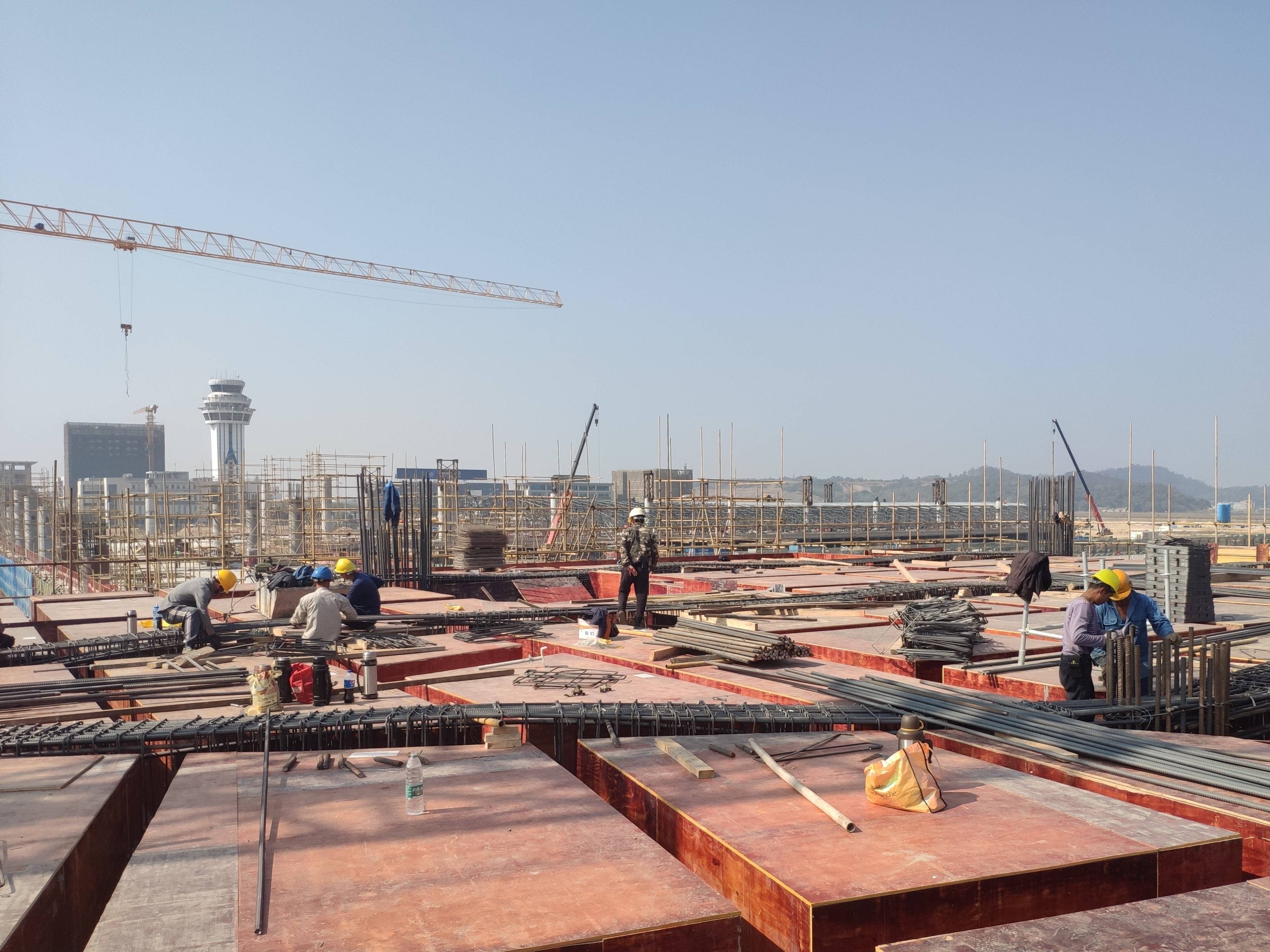 广东机场集团工程建设指挥部工地出"牛"招,员工留粤过好年