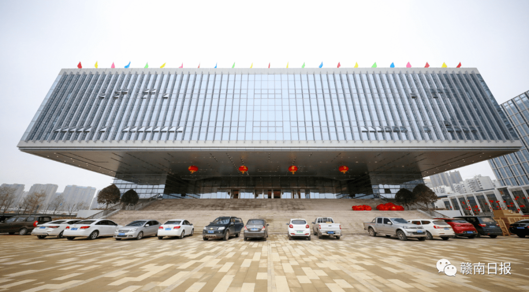 赣州市综合文化艺术中心项目由大剧院,文化馆及图书馆三个场馆组成,总