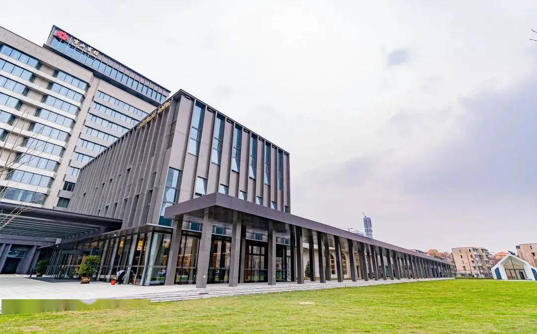 新设计理念2020年12月18日,经过一年多改造升级,全新的宝山宾馆盛装