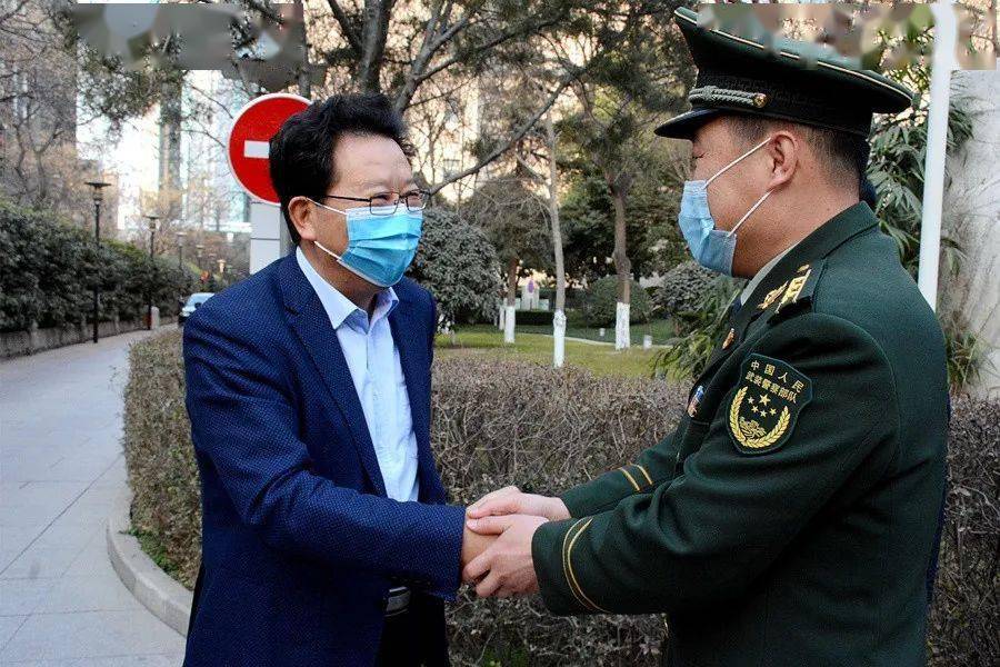 文引学看望慰问驻陕西省人大常委会机关武警官兵