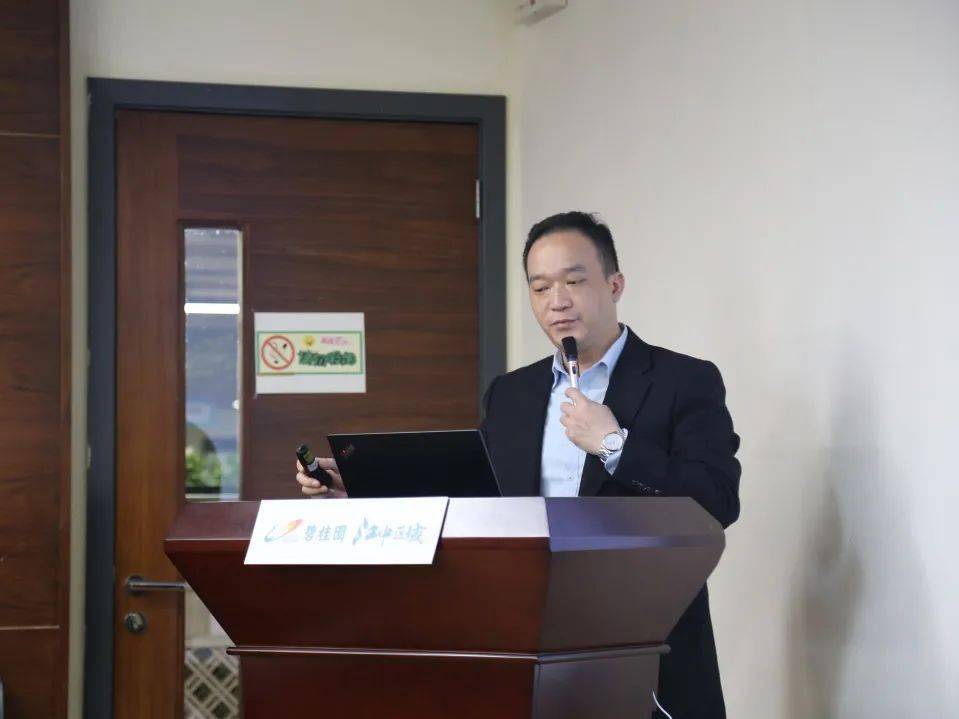 区域各部门负责人汇报此外,何江,王新荣,周睿,马闫,刘庆钎(任国防代)