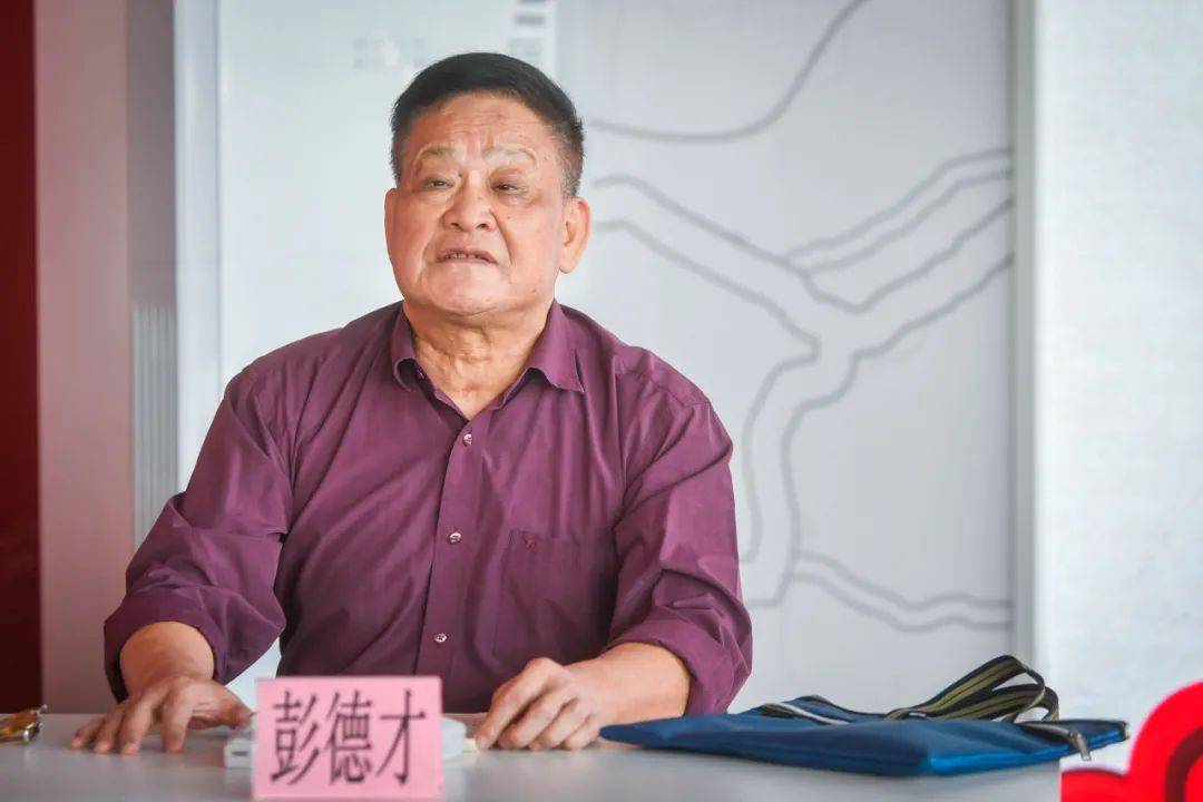 据悉,在1965年8月6日的海战中,彭德才和几个战友负伤非常严重,停止