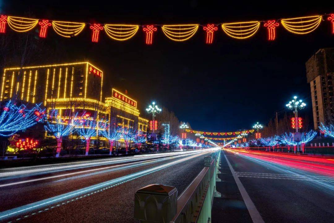 聊城东昌路夜景图片