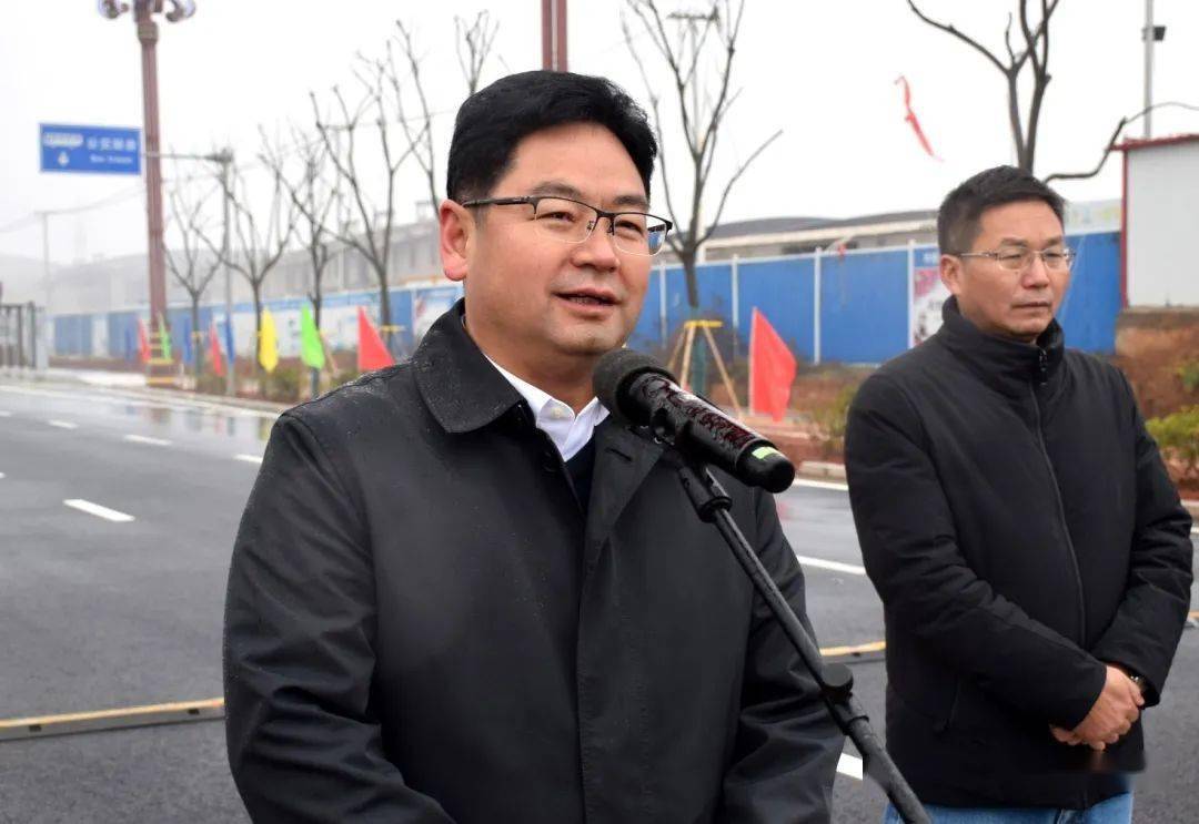 县委书记李绍俊,县委副书记,县长刘中政,县人大常委会主任张贵平,县委