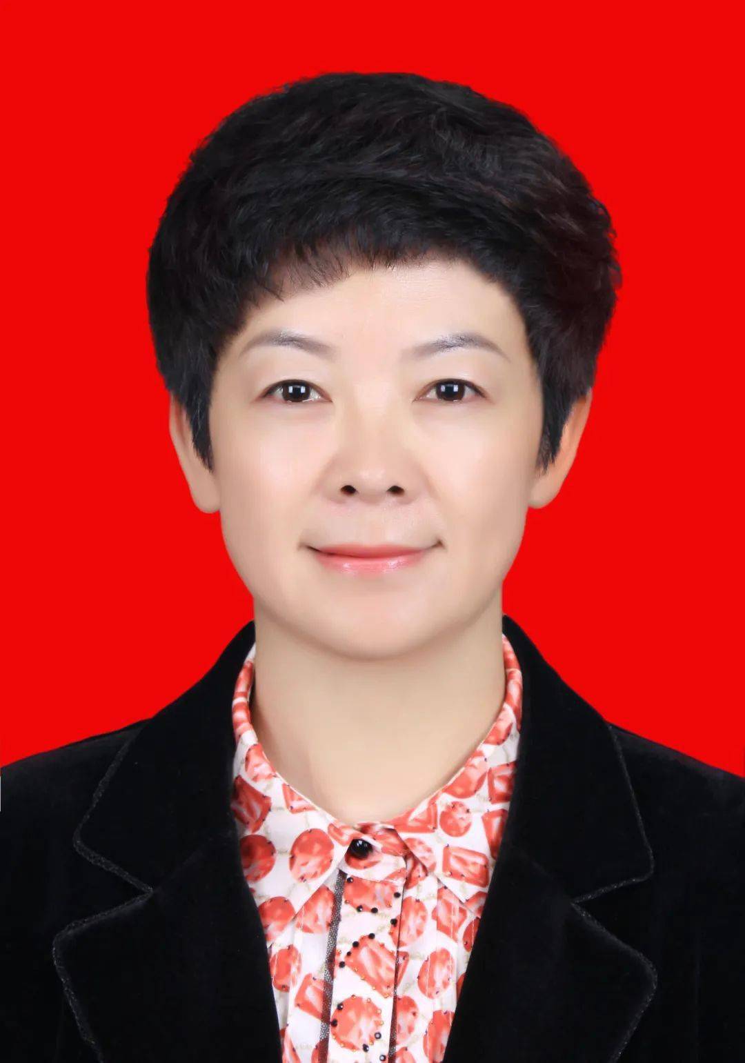 中共党员,甘肃渭源人,出生地甘肃渭源,大专学历,现任渭源县人力资源和