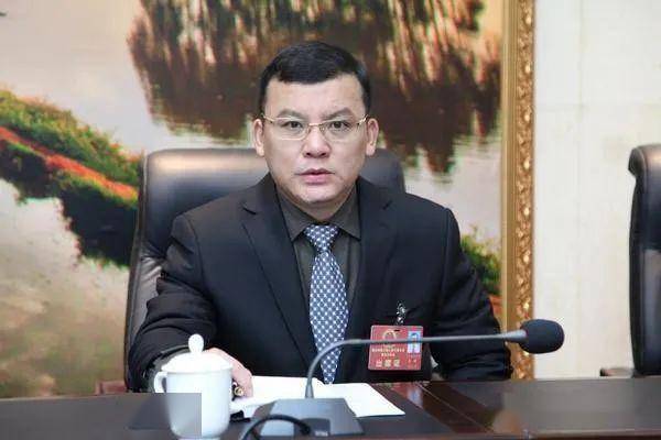 蓝晓任贵港市代理市长,曾任自治区党委副秘书长