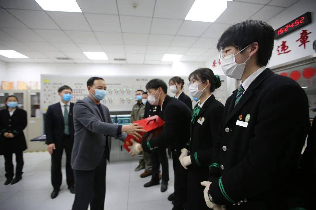 喜迎新春福州地铁陪您过年