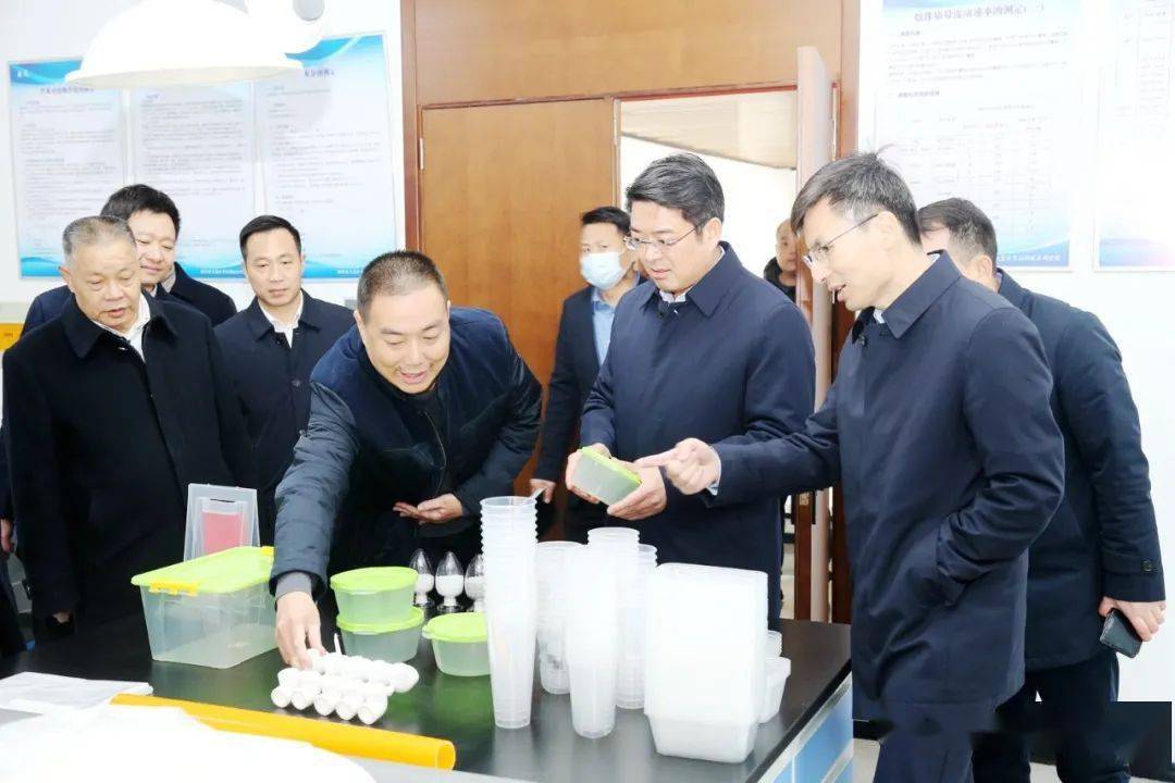 春节前夕邳州书记市长来到企业走访