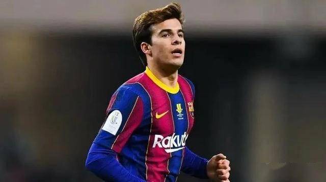 转会专家罗马诺表示,阿森纳曾积极运作巴萨新星里基-普吉.